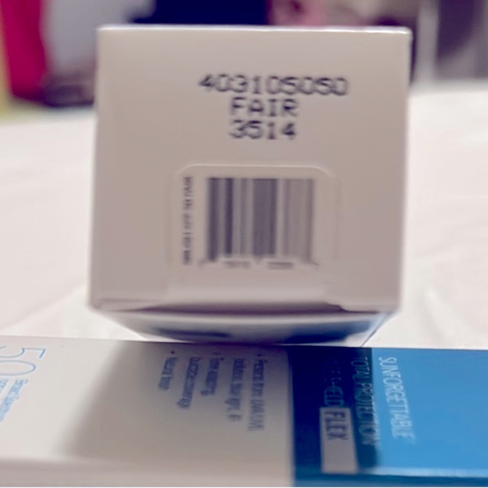 New Sunforgettable Total Protection Brush-On Shield SPF 50 - Fair - Picture 4 of 5